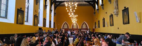 Jouw verhaal, jouw podium, jouw stem: doe mee aan de UvA Study Abroad Content Competition 2025