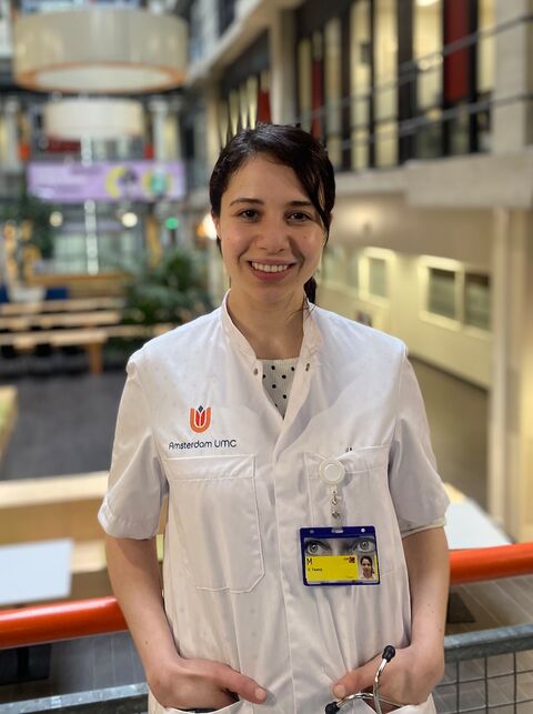 Portretfoto Hadeer, masterstudent Geneeskunde en vicevoorzitter van de opleidingscommissie