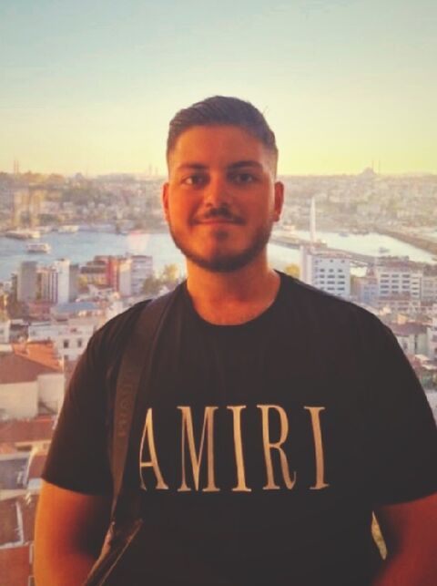 Potretfoto Mesut, bachelorstudent Geneeskunde en vicevoorzitter van de opleidingscommissie